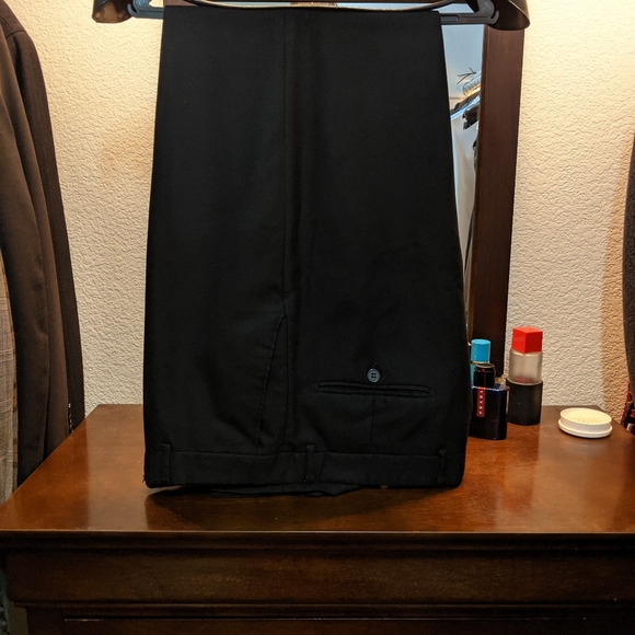 Jarmens Black Suit- Size 44R - Picture 8 of 9